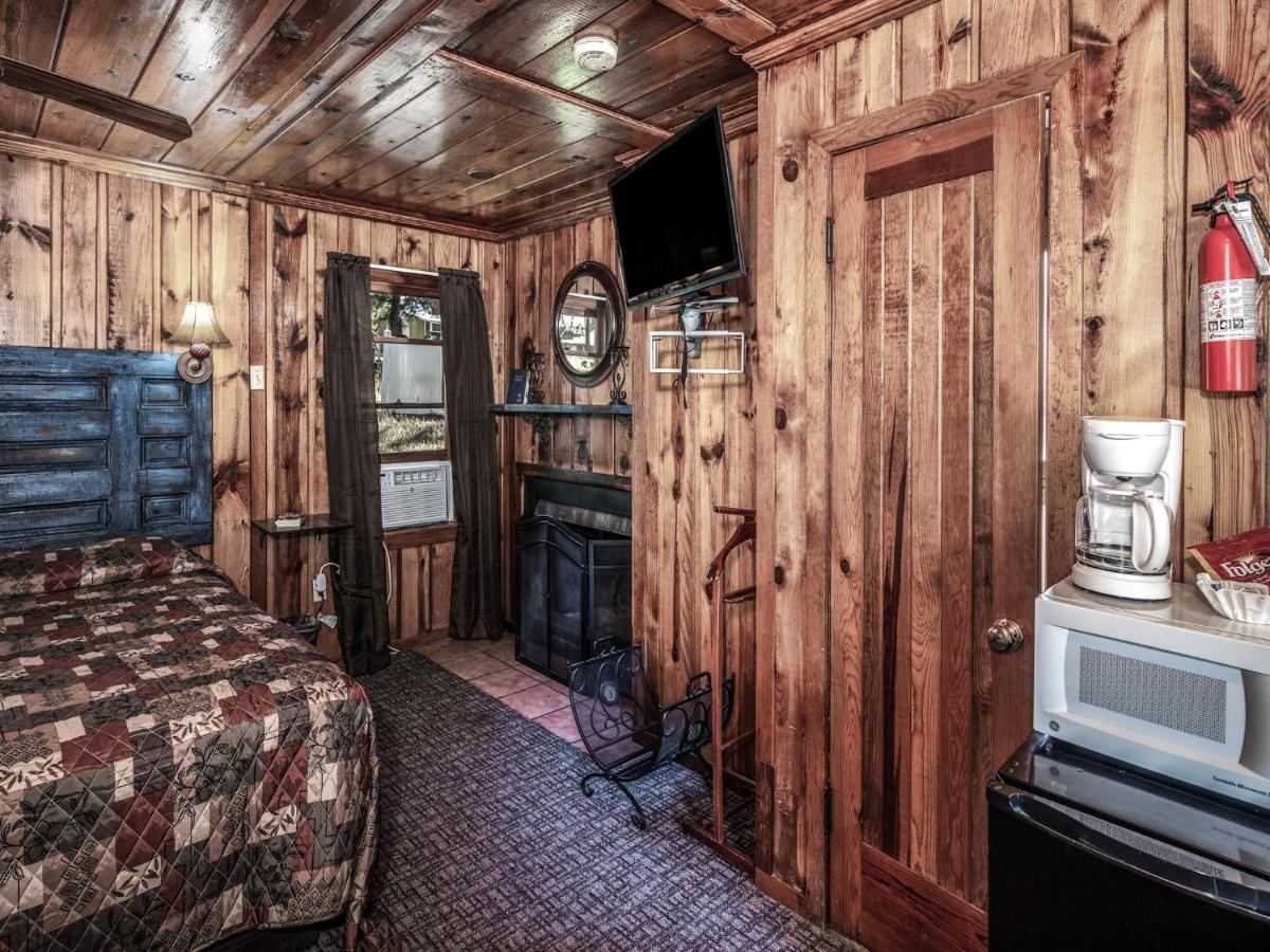 Apache Village 4, King Studio, Midtown, Sleeps 2 Ruidoso Extérieur photo